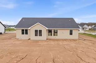 W5845 Roundstone Pl, Menasha, WI 54952 - Photo 37