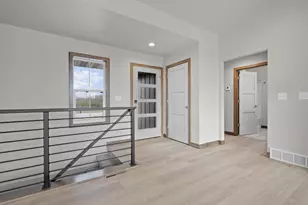 2998 Creekwood Dr, Green Bay, WI 54311 - Photo 11