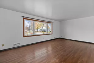 596 Sunset Ln, Fond du Lac, WI 54935 - Photo 3