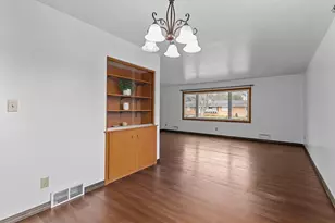 596 Sunset Ln, Fond du Lac, WI 54935 - Photo 9