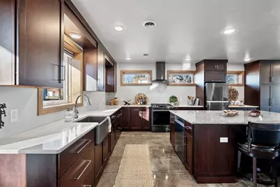 421 S St Augustine Street, Pulaski, WI 54162 - Photo 7