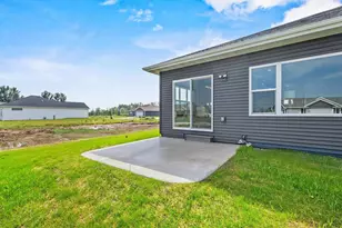 733 Tambour Ct, De Pere, WI 54115 - Photo 47