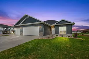 733 Tambour Ct, De Pere, WI 54115 - Photo 3