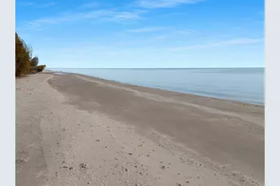 N1356 Lakeshore Road, Kewaunee, WI 54216 - Photo 7