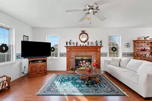 N1356 Lakeshore Rd, Kewaunee, WI 54216 - Photo 11