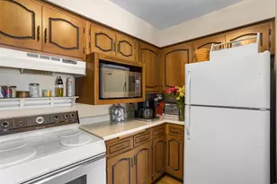 1160 Brittany Ct, Neenah, WI 54956 - Photo 13