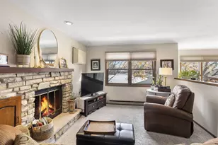 1160 Brittany Ct, Neenah, WI 54956 - Photo 3