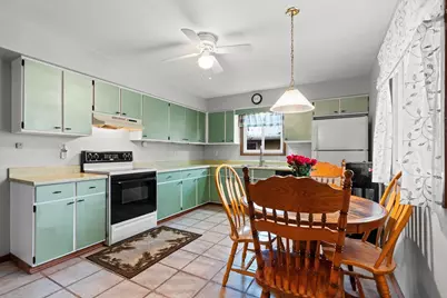 1520 W 9th Avenue, Oshkosh, WI 54902 - Photo 9