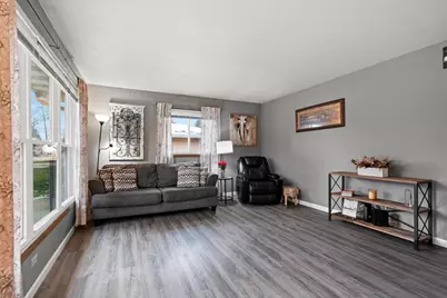 1520 W 9th Avenue, Oshkosh, WI 54902 - Photo 3