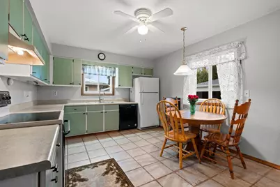 1520 W 9th Avenue, Oshkosh, WI 54902 - Photo 11