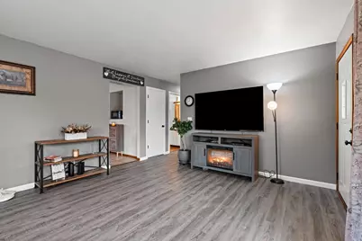 1520 W 9th Avenue, Oshkosh, WI 54902 - Photo 7