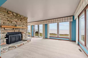 W7199 Firelane 2 Ln, Menasha, WI 54942 - Photo 9