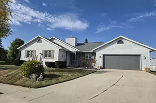 4524 Bleser Ct, Manitowoc, WI 54220 - Photo 5