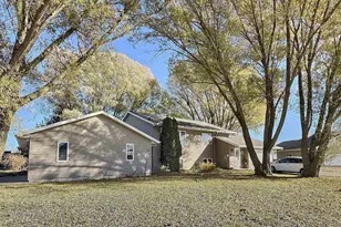 336 Wintergreen Dr, Omro, WI 54963 - Photo 33