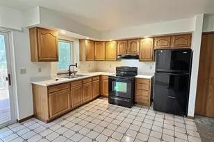 336 Wintergreen Dr, Omro, WI 54963 - Photo 3