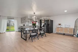 2607 Vicki Ln, Green Bay, WI 54311 - Photo 3