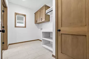 758 Royal Saint Pats Dr, Wrightstown, WI 54180 - Photo 7