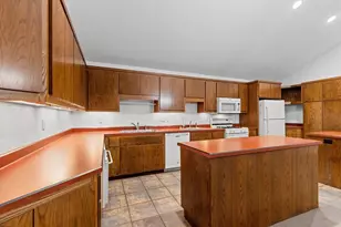 3629 Creekview Rd, Green Bay, WI 54115 - Photo 13