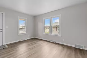 901 9th St, Menasha, WI 54952 - Photo 3