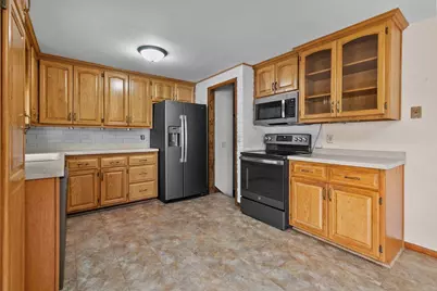 1076 Shadow Lane, Green Bay, WI 54304 - Photo 5