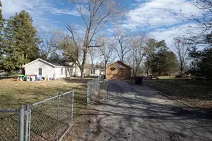 224 E Scott St, Omro, WI 54963 - Photo 5