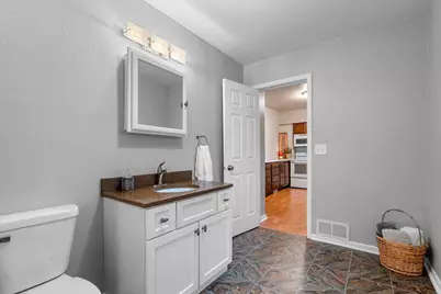 246 W 18th Avenue, Oshkosh, WI 54902 - Photo 29