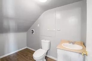 725 N Irwin Ave, Green Bay, WI 54302 - Photo 13