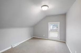 725 N Irwin Ave, Green Bay, WI 54302 - Photo 23