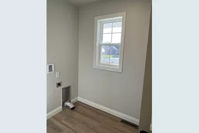 1515 Caroline Drive, New London, WI 54961 - Photo 9