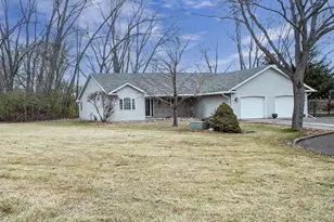 3543 N Wellington Dr, Appleton, WI 54911 - Photo 3