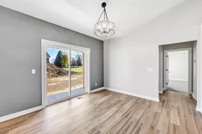 475 Earnhardt Court, Green Bay, WI 54311 - Photo 9