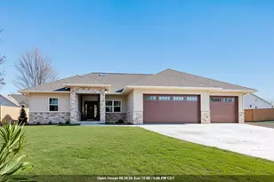475 Earnhardt Ct, Green Bay, WI 54311 - Photo 1