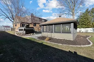 1038 N 3rd Ave, Sturgeon Bay, WI 54235 - Photo 3