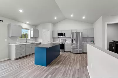 843 Red Hawk Drive, Pulaski, WI 54162 - Photo 13