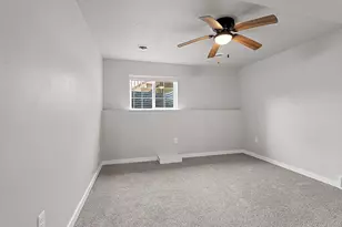 843 Redhawk Dr, Pulaski, WI 54162 - Photo 31