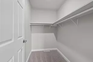 843 Redhawk Dr, Pulaski, WI 54162 - Photo 23