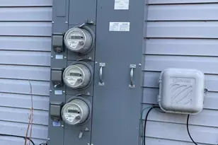 1709 Madison St, Manitowoc, WI 54220 - Photo 11