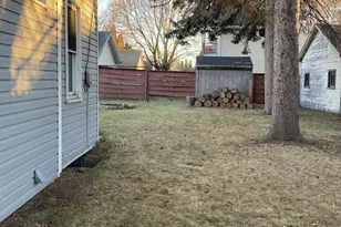 1709 Madison St, Manitowoc, WI 54220 - Photo 9