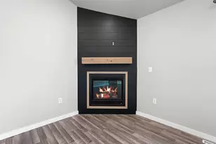 843 Redhawk Dr, Pulaski, WI 54162 - Photo 9