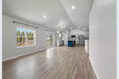 843 Red Hawk Drive, Pulaski, WI 54162 - Photo 5