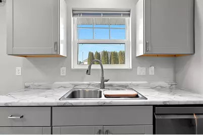 843 Red Hawk Drive, Pulaski, WI 54162 - Photo 17