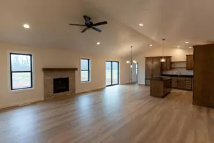 W5836 Edgewood Dr, Menasha, WI 54952 - Photo 15