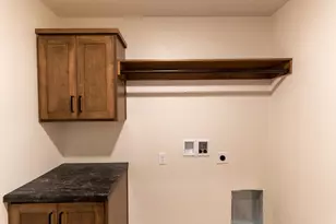 W5836 Edgewood Dr, Menasha, WI 54952 - Photo 13