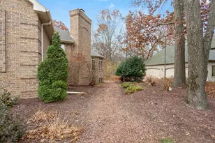 1935 E Telemark Cir, Green Bay, WI 54313 - Photo 61