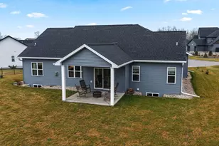 2153 Caroline Ct, Neenah, WI 54956 - Photo 7