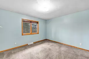 2805 Dewey Decker Dr, Green Bay, WI 54313 - Photo 17