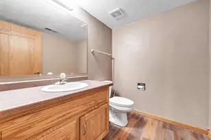 2805 Dewey Decker Dr, Green Bay, WI 54313 - Photo 23