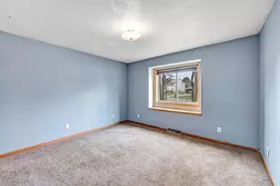 2805 Dewey Decker Dr, Green Bay, WI 54313 - Photo 15