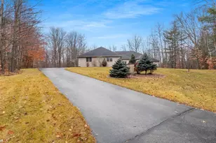 425 Hill Haven Ct, Little Suamico, WI 54141 - Photo 71