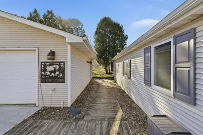 2927 Shorewood Drive, Oshkosh, WI 54901 - Photo 5